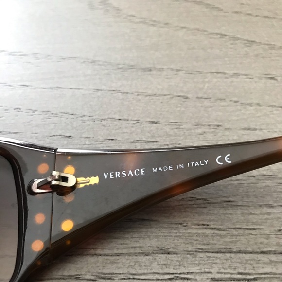 Authentic Versace Sunglasses Model 4085B - Picture 5 of 8